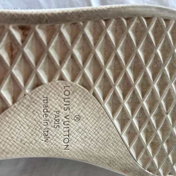 Beautiful authentic men’s high top studded sneakers by Louis Vuitton. Size 7. - Picture 6 of 6